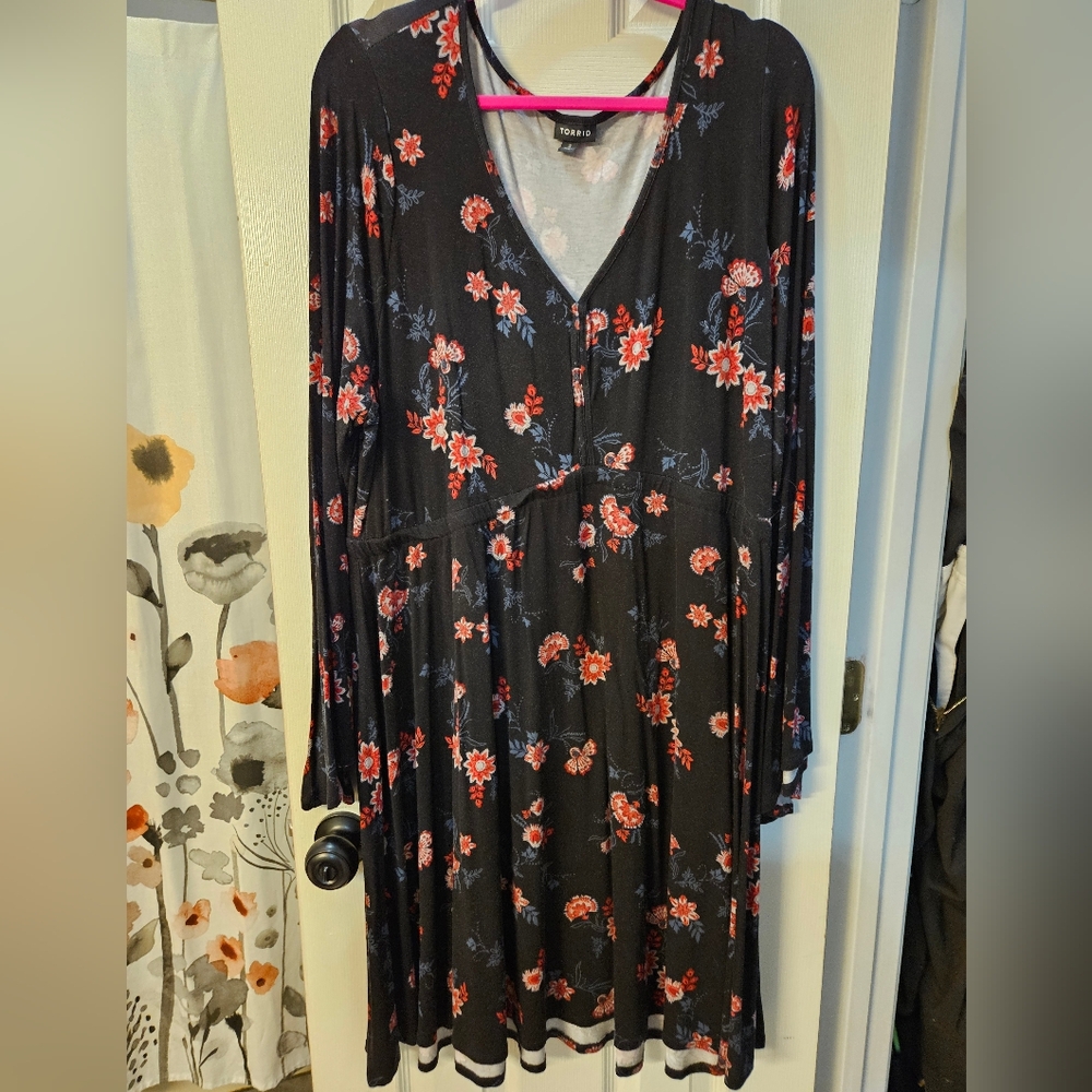 Torrid size 3 Bell sleeve dress